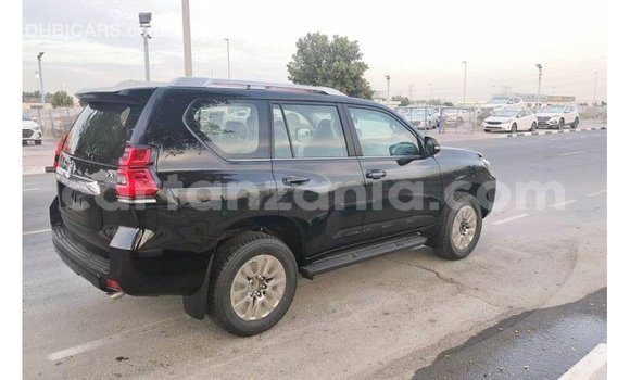 Nunua Imported Toyota Prado Nyeusi Gari ndani ya Import - Dubai nchini Arusha Nunua Imported Toyota Prado Nyeusi Gari ndani ya Import - Dubai nchini Arusha