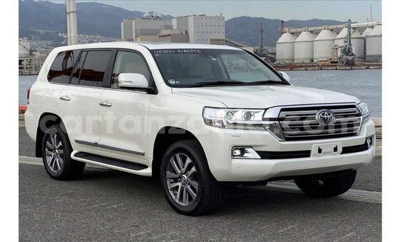 Buy Import Toyota Land Cruiser White Car in Import - Dubai in Arusha Buy Import Toyota Land Cruiser White Car in Import - Dubai in Arusha