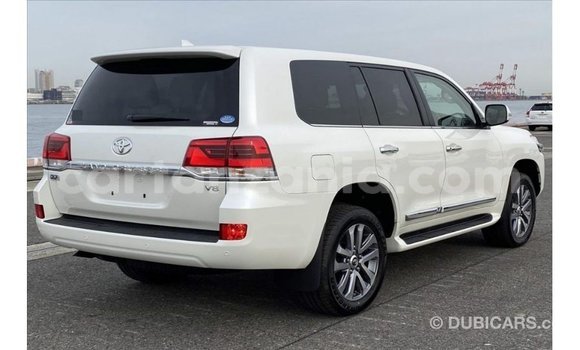 Buy Import Toyota Land Cruiser White Car in Import - Dubai in Arusha Buy Import Toyota Land Cruiser White Car in Import - Dubai in Arusha