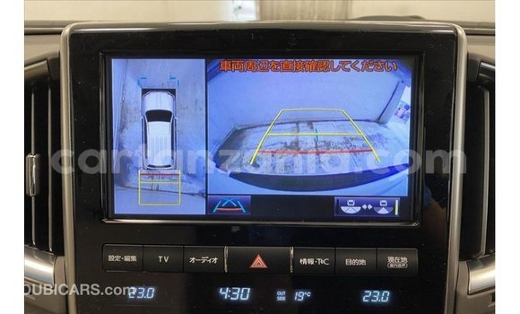 Buy Import Toyota Land Cruiser White Car in Import - Dubai in Arusha Buy Import Toyota Land Cruiser White Car in Import - Dubai in Arusha