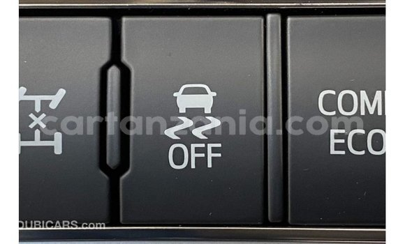 Buy Import Toyota Land Cruiser White Car in Import - Dubai in Arusha Buy Import Toyota Land Cruiser White Car in Import - Dubai in Arusha