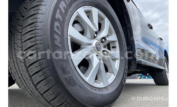 Nunua Imported Toyota Land Cruiser Nyekundu Gari ndani ya Import - Dubai nchini Arusha Nunua Imported Toyota Land Cruiser Nyekundu Gari ndani ya Import - Dubai nchini Arusha