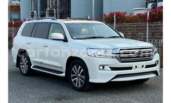 Nunua Imported Toyota Land Cruiser Nyeupe Gari ndani ya Import - Dubai nchini Arusha Nunua Imported Toyota Land Cruiser Nyeupe Gari ndani ya Import - Dubai nchini Arusha