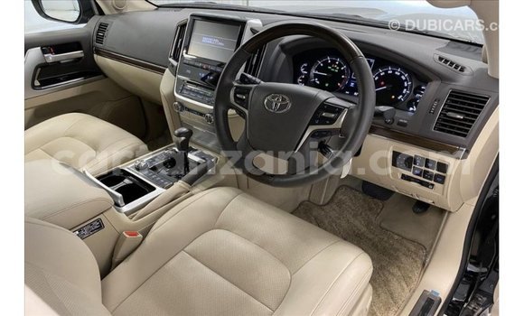 Nunua Imported Toyota Land Cruiser Nyeusi Gari ndani ya Import - Dubai nchini Arusha Nunua Imported Toyota Land Cruiser Nyeusi Gari ndani ya Import - Dubai nchini Arusha