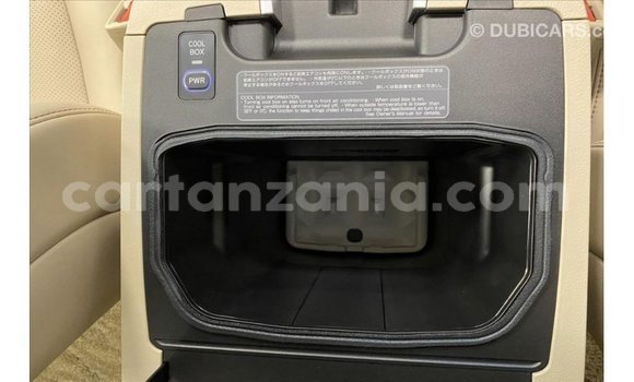 Nunua Imported Toyota Land Cruiser Nyeusi Gari ndani ya Import - Dubai nchini Arusha Nunua Imported Toyota Land Cruiser Nyeusi Gari ndani ya Import - Dubai nchini Arusha