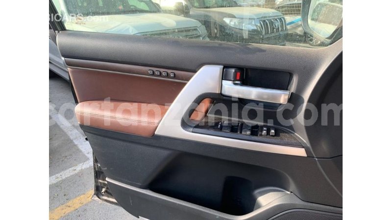 Big with watermark toyota land cruiser arusha import dubai 9363
