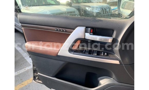 Nunua Imported Toyota Land Cruiser Nyeusi Gari ndani ya Import - Dubai nchini Arusha Nunua Imported Toyota Land Cruiser Nyeusi Gari ndani ya Import - Dubai nchini Arusha