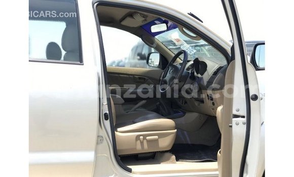 Nunua Imported Toyota Hilux Nyingine Gari ndani ya Import - Dubai nchini Arusha Nunua Imported Toyota Hilux Nyingine Gari ndani ya Import - Dubai nchini Arusha