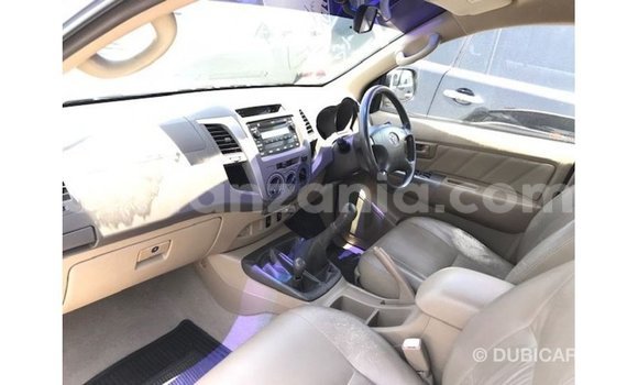 Nunua Imported Toyota Hilux Nyingine Gari ndani ya Import - Dubai nchini Arusha Nunua Imported Toyota Hilux Nyingine Gari ndani ya Import - Dubai nchini Arusha