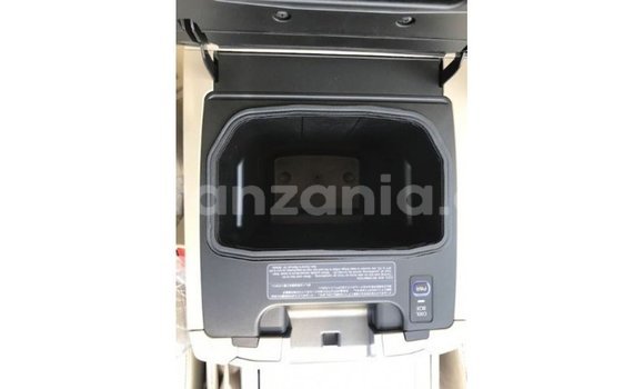 Buy Import Toyota Land Cruiser Blue Car in Import - Dubai in Arusha Buy Import Toyota Land Cruiser Blue Car in Import - Dubai in Arusha