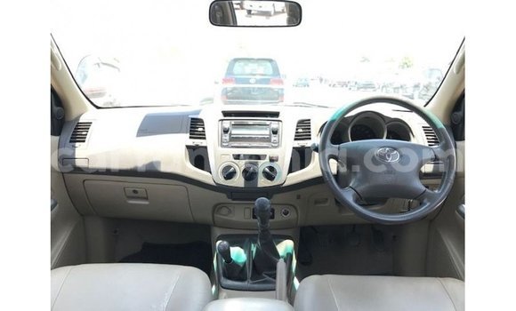Nunua Imported Toyota Hilux Nyingine Gari ndani ya Import - Dubai nchini Arusha Nunua Imported Toyota Hilux Nyingine Gari ndani ya Import - Dubai nchini Arusha