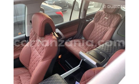 Nunua Imported Toyota Land Cruiser Nyeusi Gari ndani ya Import - Dubai nchini Arusha Nunua Imported Toyota Land Cruiser Nyeusi Gari ndani ya Import - Dubai nchini Arusha