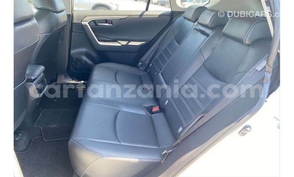 Nunua Imported Toyota 4Runner Nyeupe Gari ndani ya Import - Dubai nchini Arusha Nunua Imported Toyota 4Runner Nyeupe Gari ndani ya Import - Dubai nchini Arusha