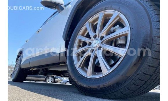 Nunua Imported Toyota 4Runner Nyeupe Gari ndani ya Import - Dubai nchini Arusha Nunua Imported Toyota 4Runner Nyeupe Gari ndani ya Import - Dubai nchini Arusha