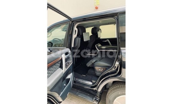 Buy Import Toyota Land Cruiser Black Car in Import - Dubai in Arusha Buy Import Toyota Land Cruiser Black Car in Import - Dubai in Arusha