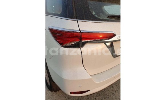 Buy Import Toyota Fortuner White Car in Import - Dubai in Arusha Buy Import Toyota Fortuner White Car in Import - Dubai in Arusha