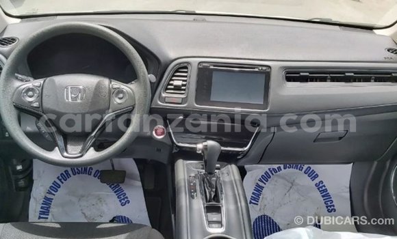 Buy Import Honda C White Bike in Import - Dubai in Arusha Buy Import Honda C White Bike in Import - Dubai in Arusha