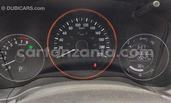 Buy Import Honda C White Bike in Import - Dubai in Arusha Buy Import Honda C White Bike in Import - Dubai in Arusha