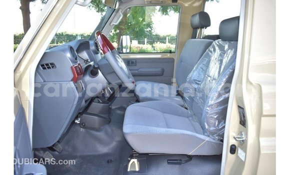 Nunua Imported Toyota Land Cruiser Beige Gari ndani ya Import - Dubai nchini Arusha Nunua Imported Toyota Land Cruiser Beige Gari ndani ya Import - Dubai nchini Arusha