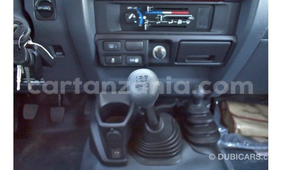 Nunua Imported Toyota Land Cruiser Beige Gari ndani ya Import - Dubai nchini Arusha Nunua Imported Toyota Land Cruiser Beige Gari ndani ya Import - Dubai nchini Arusha