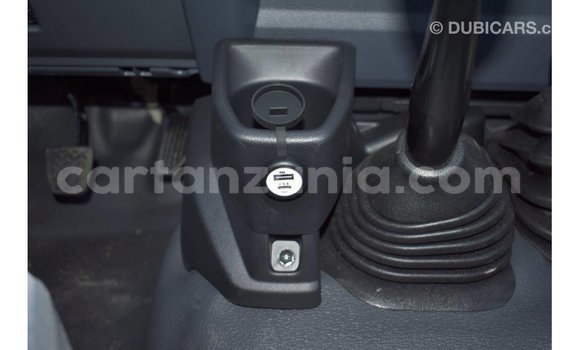 Nunua Imported Toyota Land Cruiser Beige Gari ndani ya Import - Dubai nchini Arusha Nunua Imported Toyota Land Cruiser Beige Gari ndani ya Import - Dubai nchini Arusha