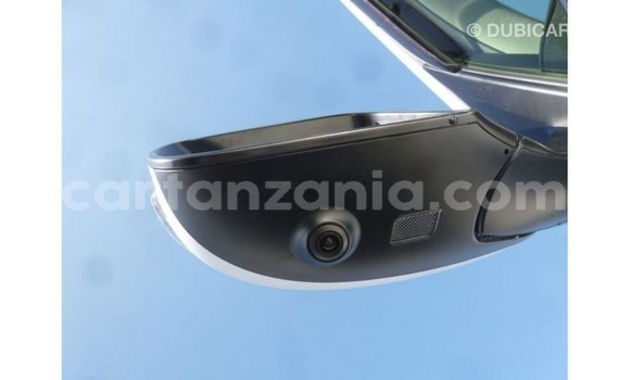 Nunua Imported Toyota Land Cruiser Nyeupe Gari ndani ya Import - Dubai nchini Arusha Nunua Imported Toyota Land Cruiser Nyeupe Gari ndani ya Import - Dubai nchini Arusha