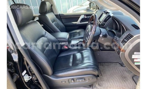 Nunua Imported Toyota Land Cruiser Nyeusi Gari ndani ya Import - Dubai nchini Arusha Nunua Imported Toyota Land Cruiser Nyeusi Gari ndani ya Import - Dubai nchini Arusha