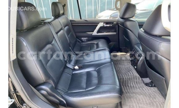 Nunua Imported Toyota Land Cruiser Nyeusi Gari ndani ya Import - Dubai nchini Arusha Nunua Imported Toyota Land Cruiser Nyeusi Gari ndani ya Import - Dubai nchini Arusha