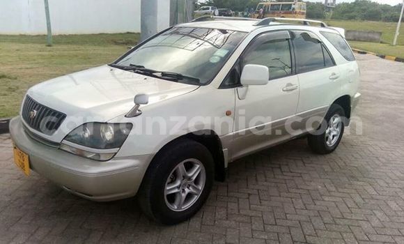 Buy Used Toyota Harrier Silver Car in Ilala in Dar es Salaam Buy Used Toyota Harrier Silver Car in Ilala in Dar es Salaam