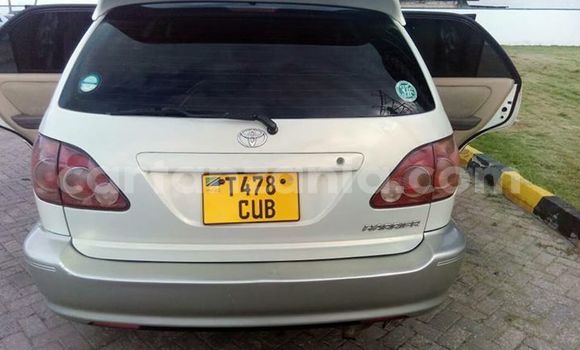 Nunua Ilio tumika Toyota Harrier Fedha Gari ndani ya Ilala nchini Dar es Salaam Nunua Ilio tumika Toyota Harrier Fedha Gari ndani ya Ilala nchini Dar es Salaam