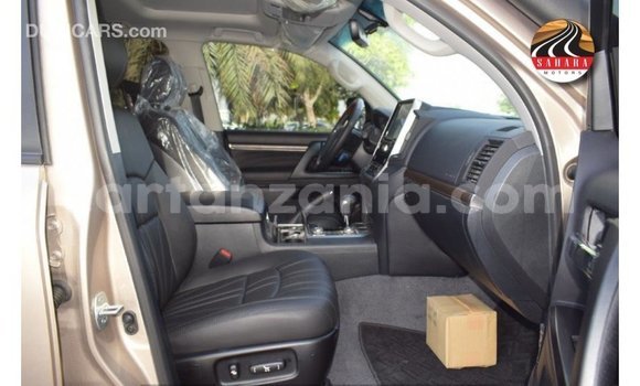 Buy Import Toyota Land Cruiser Other Car in Import - Dubai in Arusha Buy Import Toyota Land Cruiser Other Car in Import - Dubai in Arusha