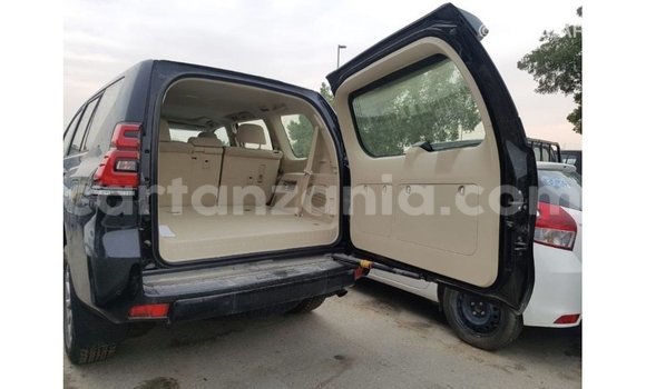 Nunua Imported Toyota Prado Nyeusi Gari ndani ya Import - Dubai nchini Arusha Nunua Imported Toyota Prado Nyeusi Gari ndani ya Import - Dubai nchini Arusha