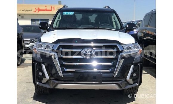 Nunua Imported Toyota Land Cruiser Nyeusi Gari ndani ya Import - Dubai nchini Arusha Nunua Imported Toyota Land Cruiser Nyeusi Gari ndani ya Import - Dubai nchini Arusha