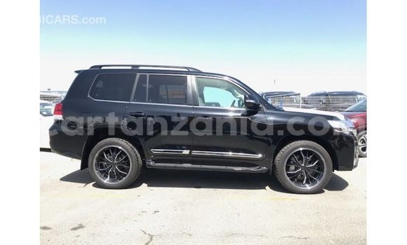 Nunua Imported Toyota Land Cruiser Nyeusi Gari ndani ya Import - Dubai nchini Arusha Nunua Imported Toyota Land Cruiser Nyeusi Gari ndani ya Import - Dubai nchini Arusha