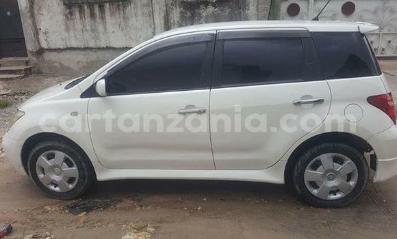 Buy Used Toyota IST White Car in Karatu in Arusha Buy Used Toyota IST White Car in Karatu in Arusha