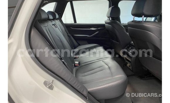 Nunua Imported BMW X5 Nyeupe Gari ndani ya Import - Dubai nchini Arusha Nunua Imported BMW X5 Nyeupe Gari ndani ya Import - Dubai nchini Arusha