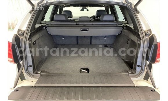 Nunua Imported BMW X5 Nyeupe Gari ndani ya Import - Dubai nchini Arusha Nunua Imported BMW X5 Nyeupe Gari ndani ya Import - Dubai nchini Arusha