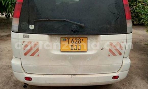 Buy Used Toyota Noah White Car in Karatu in Arusha Buy Used Toyota Noah White Car in Karatu in Arusha