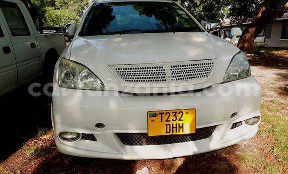 Buy Used Toyota Harrier White Car in Karatu in Arusha Buy Used Toyota Harrier White Car in Karatu in Arusha
