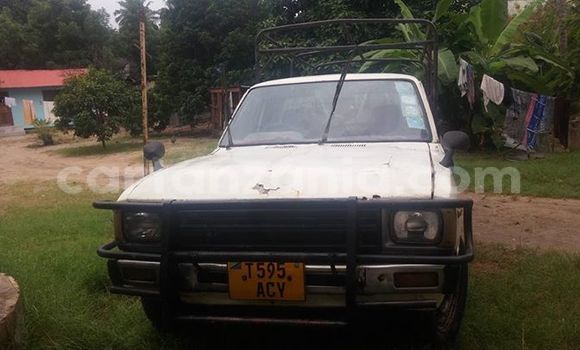 Buy Used Toyota Hilux White Car in Karatu in Arusha Buy Used Toyota Hilux White Car in Karatu in Arusha