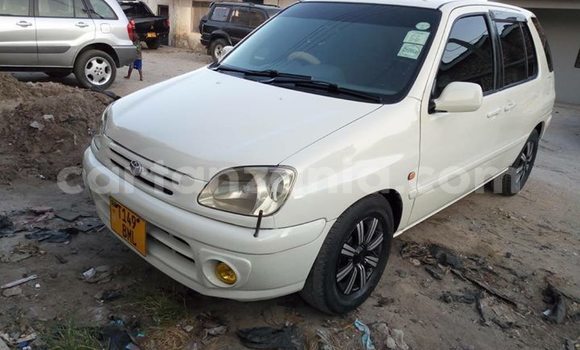 Buy Used Toyota Raum White Car in Karatu in Arusha Buy Used Toyota Raum White Car in Karatu in Arusha