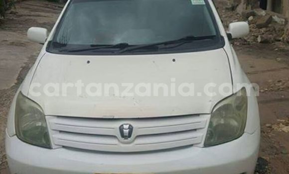Buy Used Toyota IST White Car in Karatu in Arusha Buy Used Toyota IST White Car in Karatu in Arusha