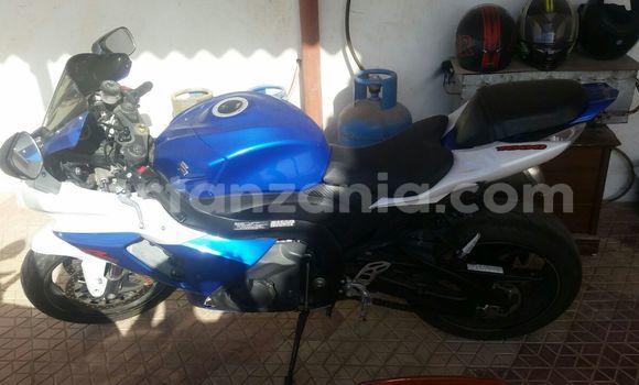Buy Used Suzuki GSX-R Blue Moto in Arusha in Arusha Buy Used Suzuki GSX-R Blue Moto in Arusha in Arusha