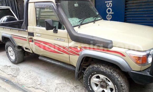 Buy Used Toyota Land Cruiser Beige Car in Dar es Salaam in Dar es Salaam Buy Used Toyota Land Cruiser Beige Car in Dar es Salaam in Dar es Salaam