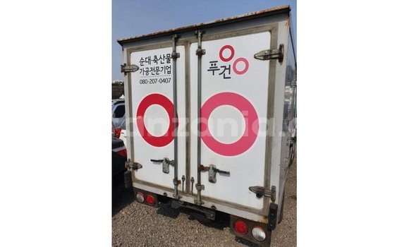 Nunua Imported Kia Carens Nyeupe Gari ndani ya Import - Dubai nchini Arusha Nunua Imported Kia Carens Nyeupe Gari ndani ya Import - Dubai nchini Arusha