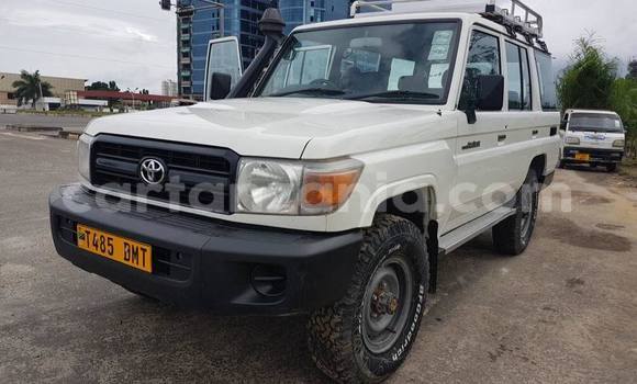 Buy Used Toyota Land Cruiser White Car in Dar es Salaam in Dar es Salaam Buy Used Toyota Land Cruiser White Car in Dar es Salaam in Dar es Salaam