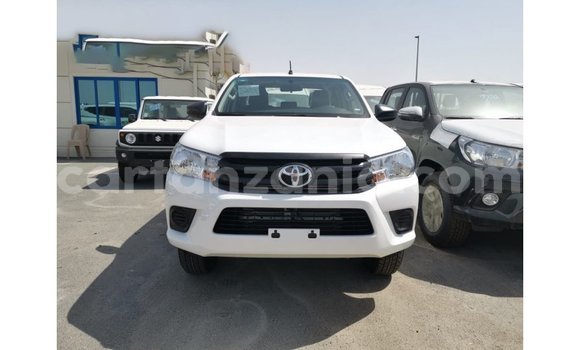 Nunua Imported Toyota Hilux Nyeupe Gari ndani ya Import - Dubai nchini Arusha Nunua Imported Toyota Hilux Nyeupe Gari ndani ya Import - Dubai nchini Arusha