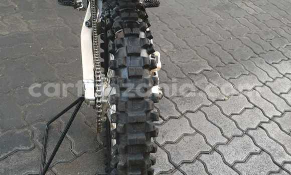 Nunua Ilio tumika Honda CRF Nyekundu Bike ndani ya Arusha nchini Arusha Nunua Ilio tumika Honda CRF Nyekundu Bike ndani ya Arusha nchini Arusha