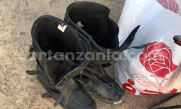 Nunua Ilio tumika Kawasaki KX Kijani Bike ndani ya Arusha nchini Arusha Nunua Ilio tumika Kawasaki KX Kijani Bike ndani ya Arusha nchini Arusha