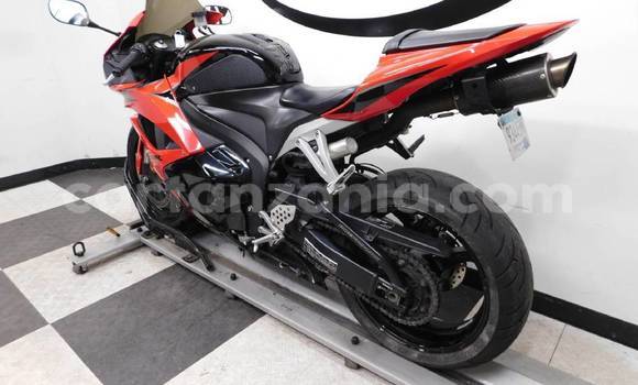 Nunua Ilio tumika Honda CBR 1000 RR Nyekundu Bike ndani ya Dar es Salaam nchini Dar es Salaam Nunua Ilio tumika Honda CBR 1000 RR Nyekundu Bike ndani ya Dar es Salaam nchini Dar es Salaam